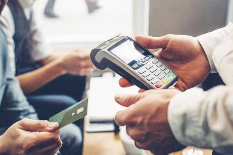 الإفتاء توضح حكم التعامل بـ”الفيزا كارد” في المعاملات الشرائية