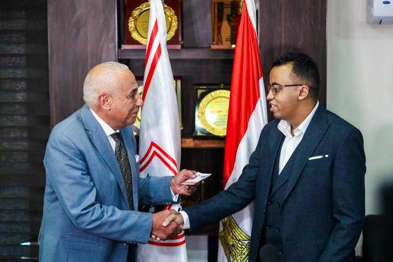 مجلس الزمالك يستقبل عبد الرحمن مصطفى بطل ”قادرون باختلاف” ويمنحه العضوية