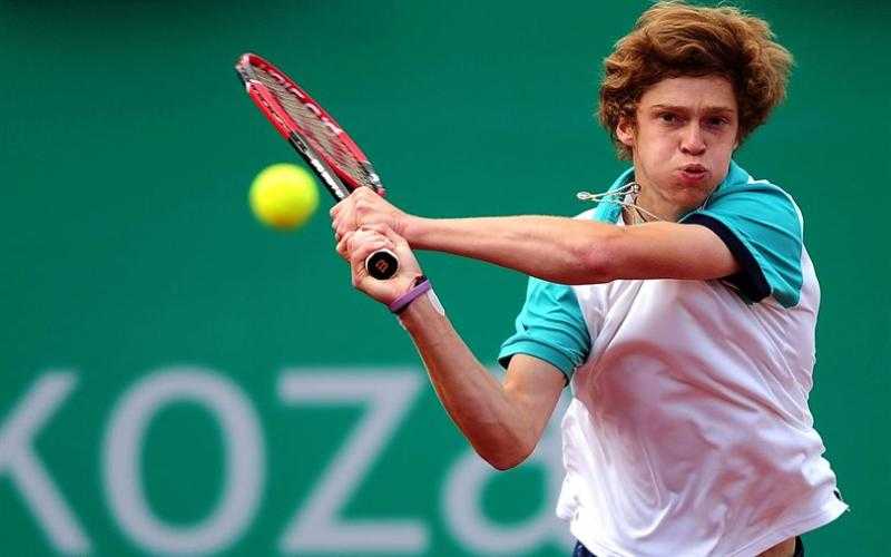 روبليف يتأهل إلى المربع الذهبي في بطولة دبي للتنس