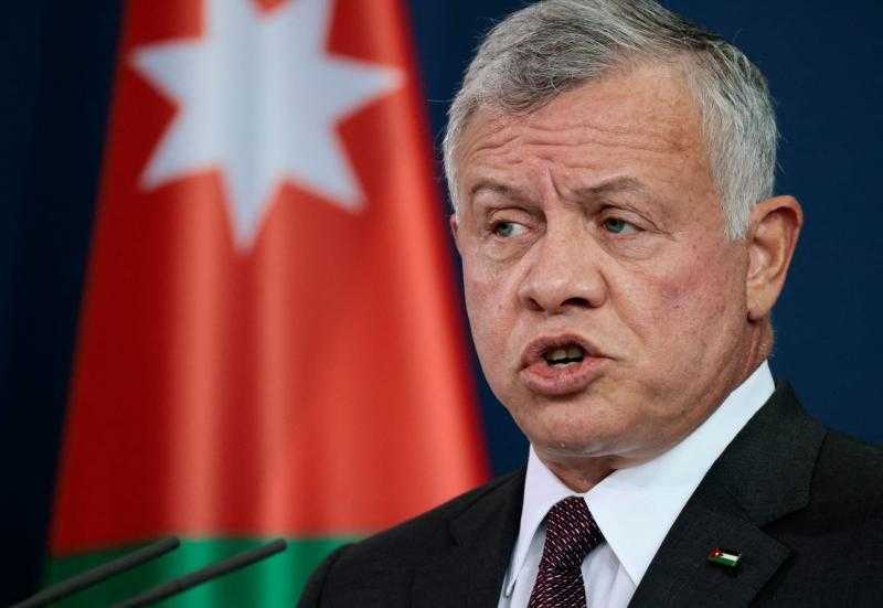 الملك عبدالله الثاني يُشيد بجهود الجيش الأردني في دعم غزة