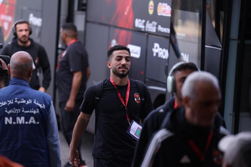 وصول حافلة الأهلي لـ ستاد القاهرة استعدادًا لمواجهة يانج أفريكانز بدوري أبطال إفريقيا