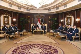وزير الداخلية يبحث مع نظيره السوداني سُبل تعزيز التعاون وتبادل الخبرات
