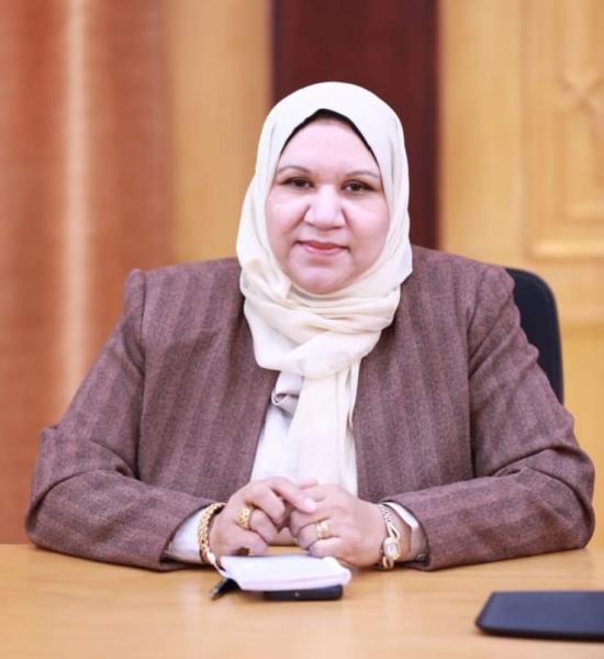 الدكتورة منال الخولي عميدة الكلية ورئيس المؤتمر