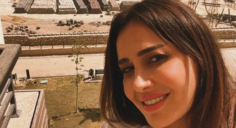 حلا شيحة من أمام الأهرامات