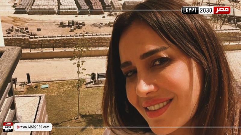 حلا شيحة من أمام الأهرامات