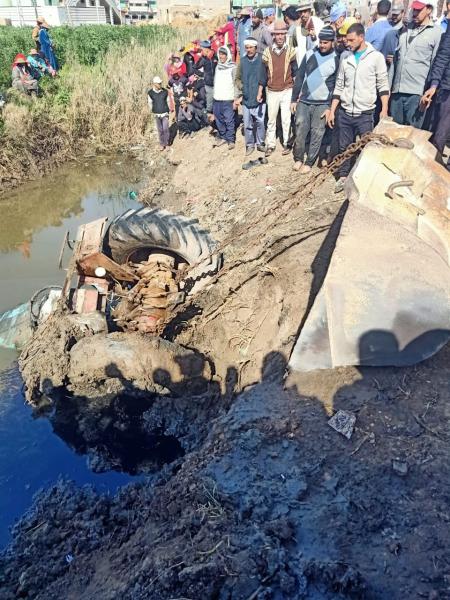 حادث تصادم جرار زراعى بخلاطة خرسانة بمطوبس 