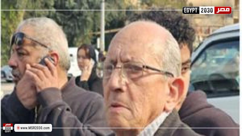 انهيار شقيق حلمي بكر بالجنازة