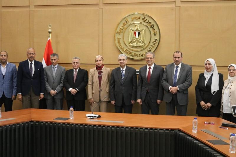 وزير الكهرباء يطلق «منصة مصر للطاقة الشمسية» وربطها على الشبكة القومية