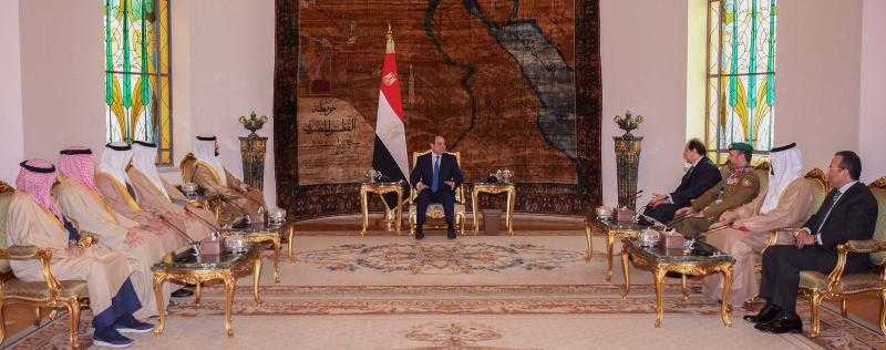 تفاصيل لقاء السيسي ومستشار الأمن الوطني البحريني