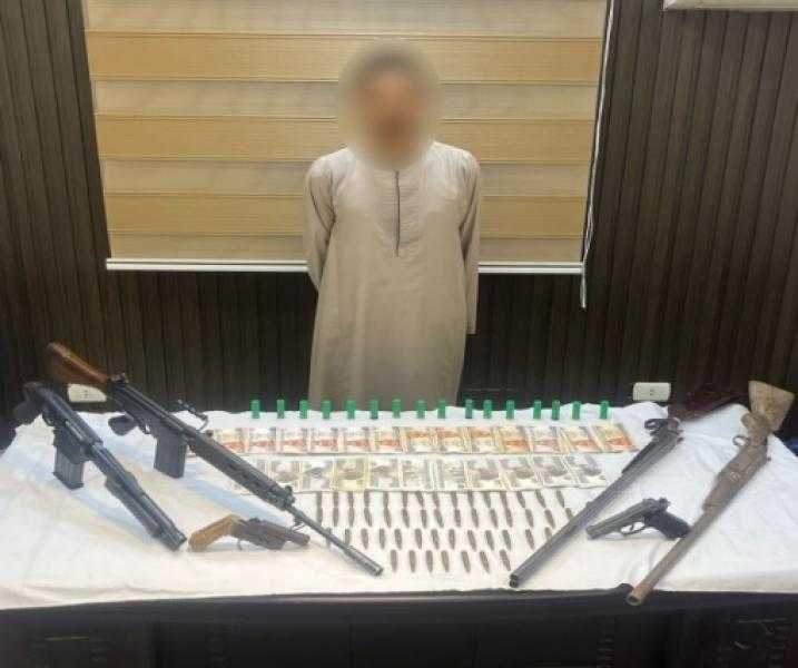 ضبط 7 عناصر إجرامية بحوزتهم كميات من الأسلحة النارية و المخدرات l صور