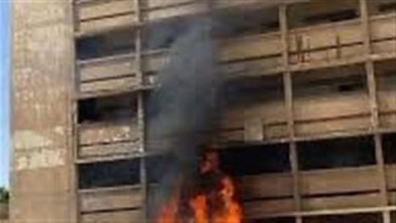 حريق بمحيط مدرج كلية الهندسة بالمطرية