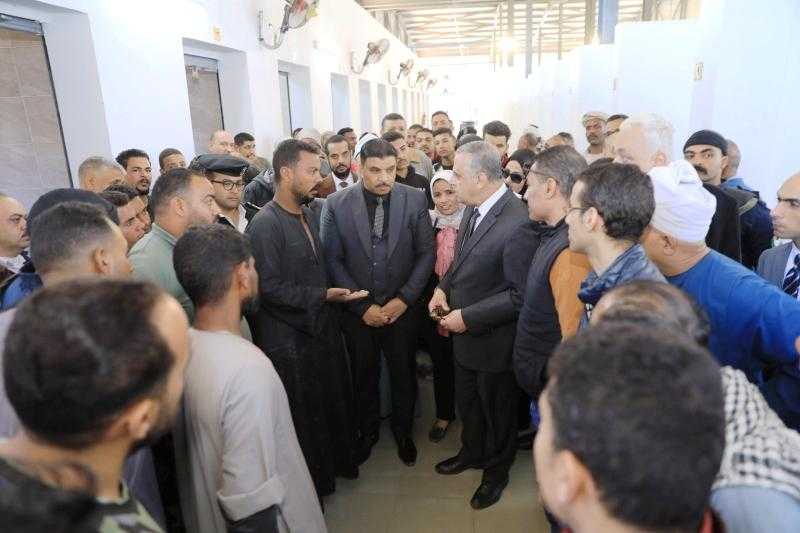 محافظ سوهاج يتفقد سوق جرجا الحضري الجديد