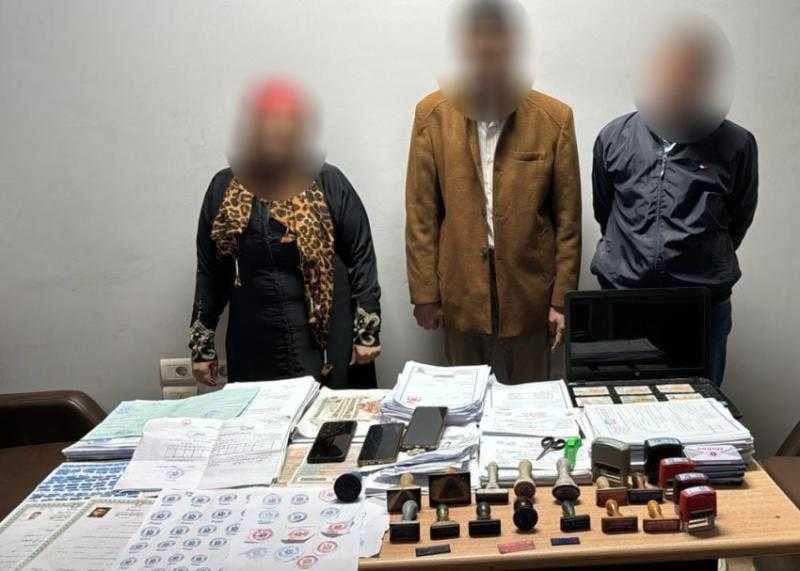 ضبط تشكيل عصابي بالدقهلية تخصص في تزوير المحررات الرسمية