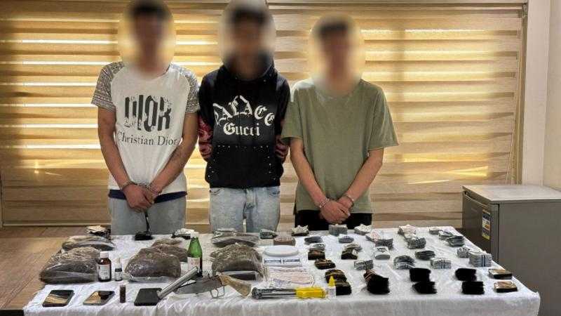 مباحث القاهرة تضبط  6 تجار مخدرات وربة منزل ومصنع استروكس فى القطامية