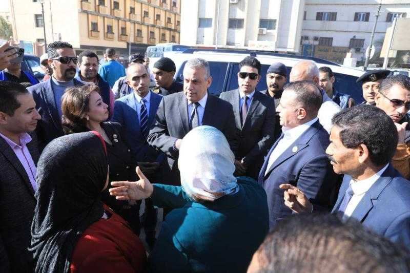 الفقي يفتتح معرض أهلا رمضان أمام استاد سوهاج الرياضي