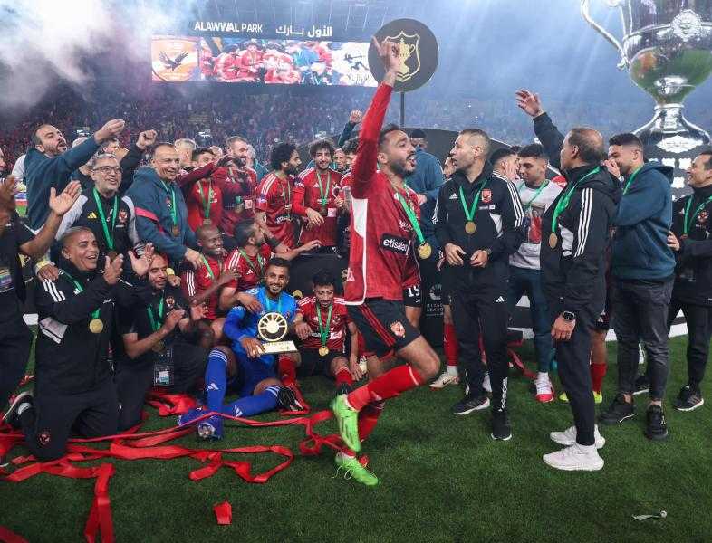 رامي ربيعة يكشف كواليس حديث الشناوي مع لاعبي الأهلي بين شوطي القمة