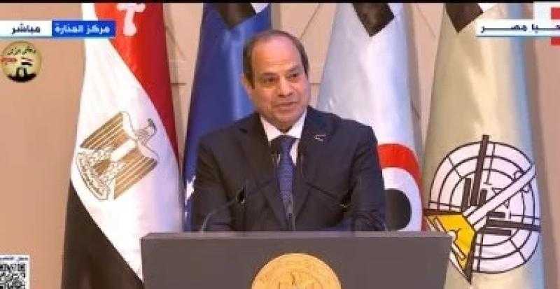 الرئيس السيسي: نحتفل بيوم الشهيد طول ما فيه رجالة بتقدم نفسها من أجل مصر