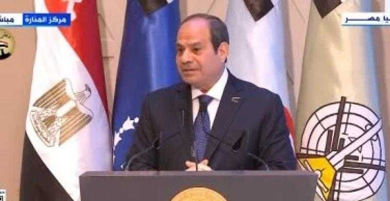 الرئيس السيسي للمواطنين: «أنا مغامرتش بيكم ولا ضيعت فلوسكم»
