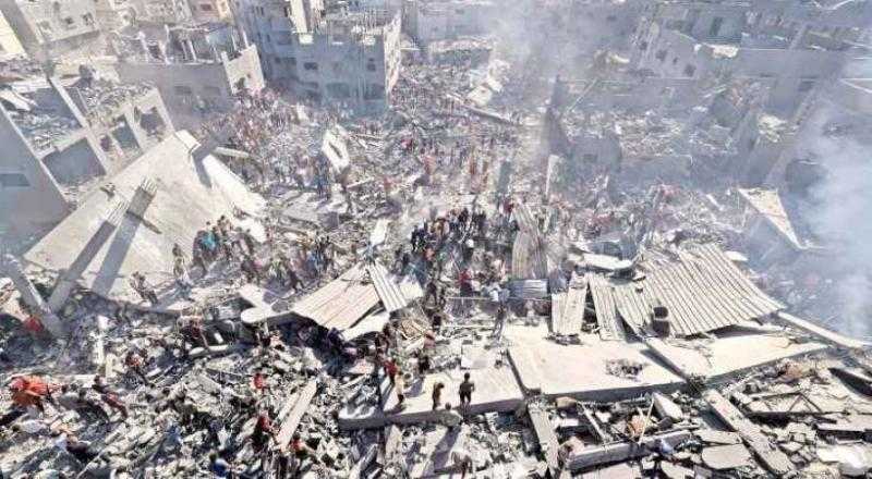 الاحتلال الإسرائيلي يدمر مربعا سكنيا في خان يونس