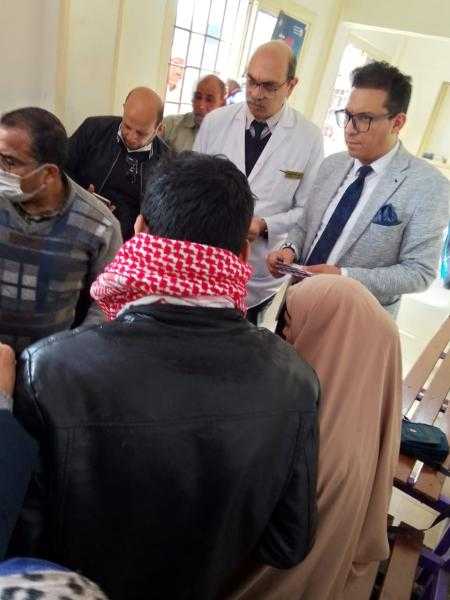 صحة الشرقية: توزيع مساعدات إنسانية على المرضى بعيادة الجلدية والجذام