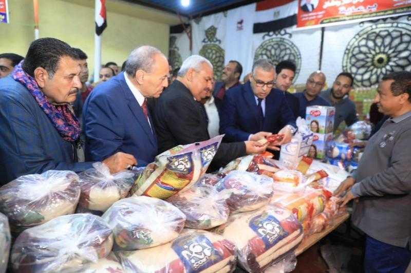 محافظ سوهاج يفتتح معرض أهلا رمضان بـ أخميم