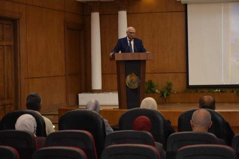 محافظ بورسعيد يترأس اجتماع المجلس الإقليمي للسكان