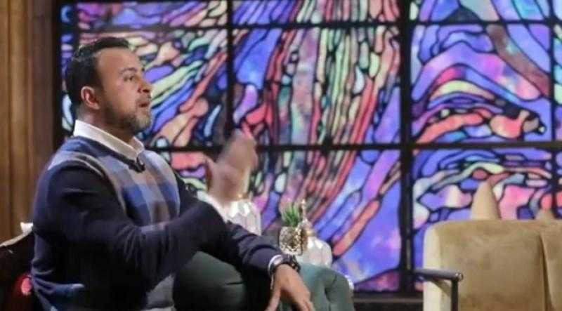 مصطفى حسني: الإنسان يملك عيونًا في قلبه لإدراك الحقائق