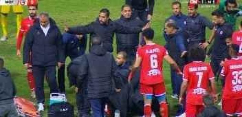شاهد.. سقوط مرعب لـ أحمد رفعت في مباراة فيوتشر والاتحاد السكندري