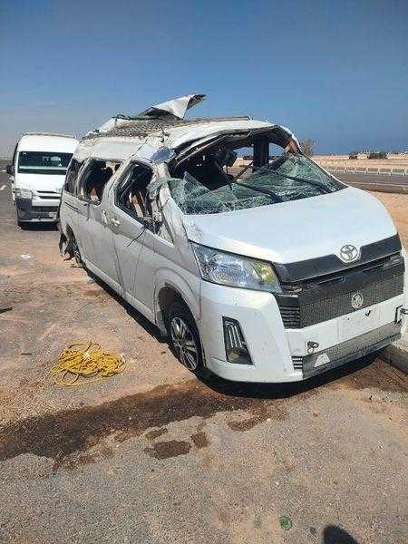 إصابة 10 أشخاص فى حادث انقلاب سيارة بطريق “مطروح - إسكندرية”l صور