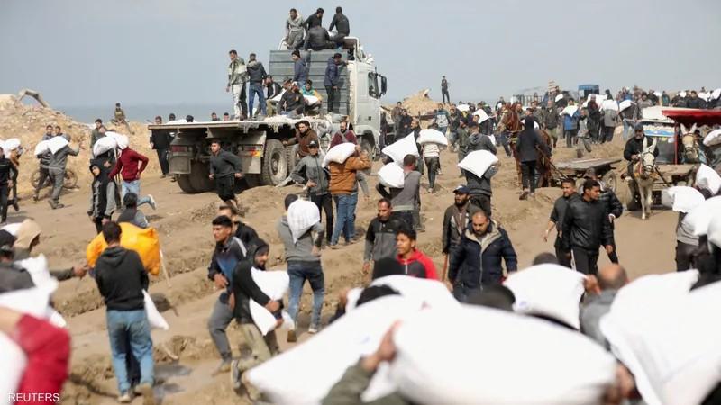استشهاد 9 فلسطينيين برصاص جيش الاحتلال أثناء انتظار وصول المساعدات لغزة