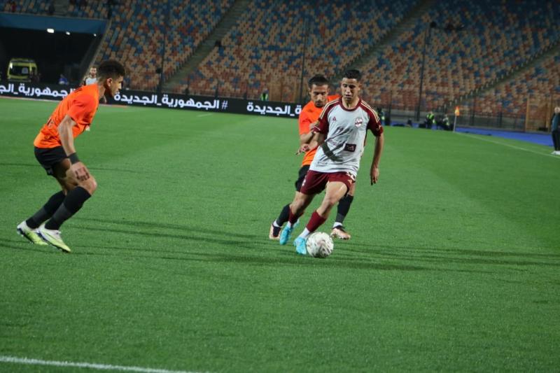 الأهلى يتقدم على البنك بهدفين بالشوط الأول فى الدوري