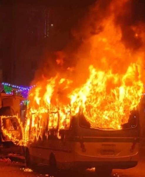 السيطرة على حريق بموقف أتوبيس عين شمس