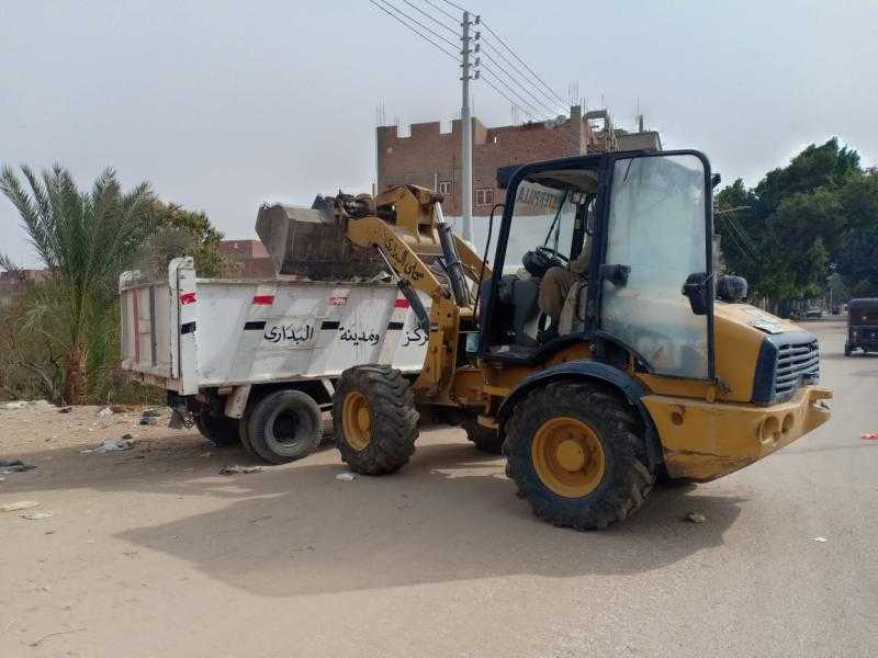 محافظ أسيوط: رفع 325 طن قمامة خلال حملات نظافة بمركزي البداري وصدفا