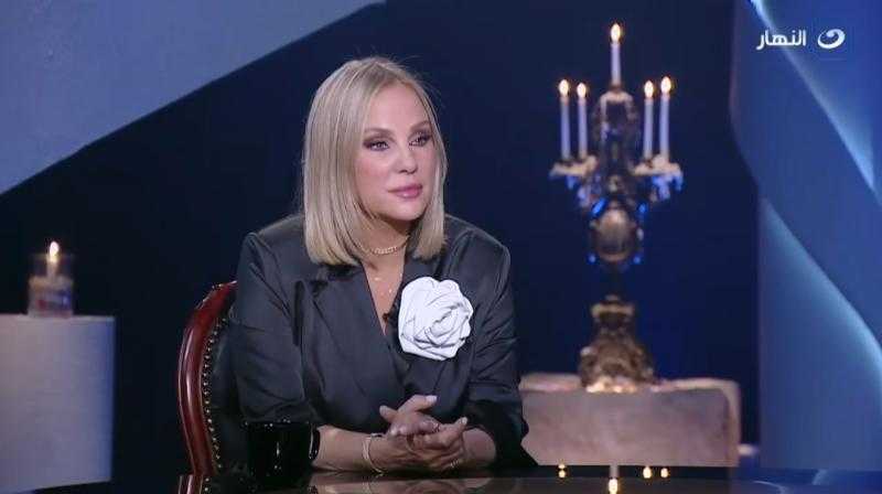 شيرين رضا: «عمرو دياب مبيصرفش على بنته من 5 سنين»