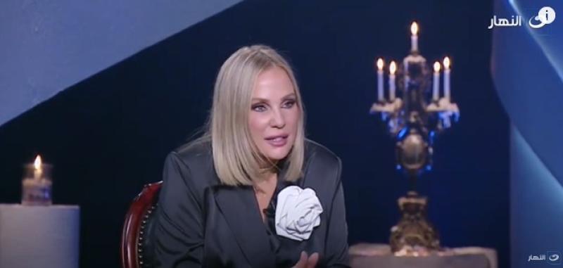 شيرين رضا عن أحلام: «فاضية ومعندهاش حاجة تعملها».. فيديو