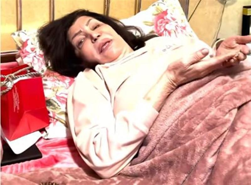 نجوى فؤاد على فراش المرض