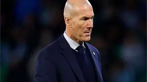 زين الدين زيدان يقترب من قيادة منتخب فرنسا.. واتفاق شفهي ينتظر الإعلان الرسمي