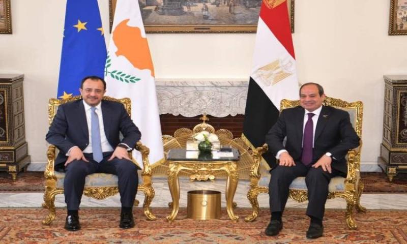 السيسي يستقبل الرئيس القبرصي على هامش القمة المصرية الأوروبية