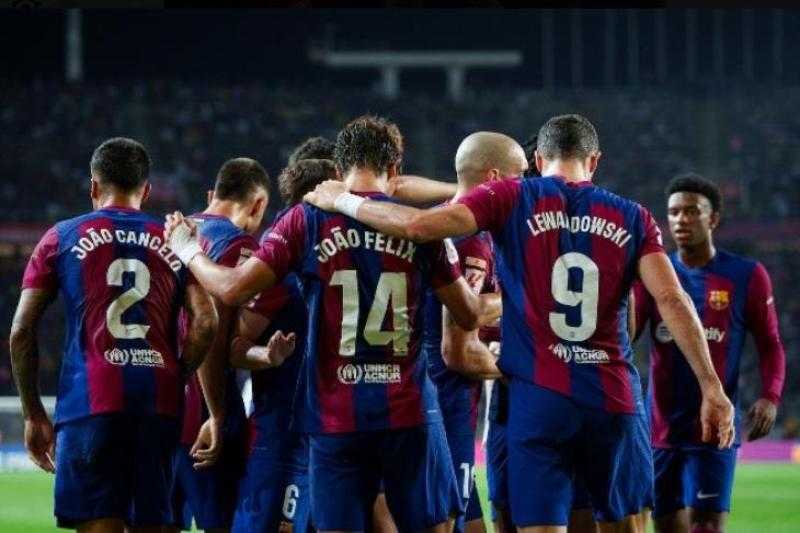 ليفاندوفسكي يقود تشكيل برشلونة أمام ريال مدريد في الدوري الإسباني