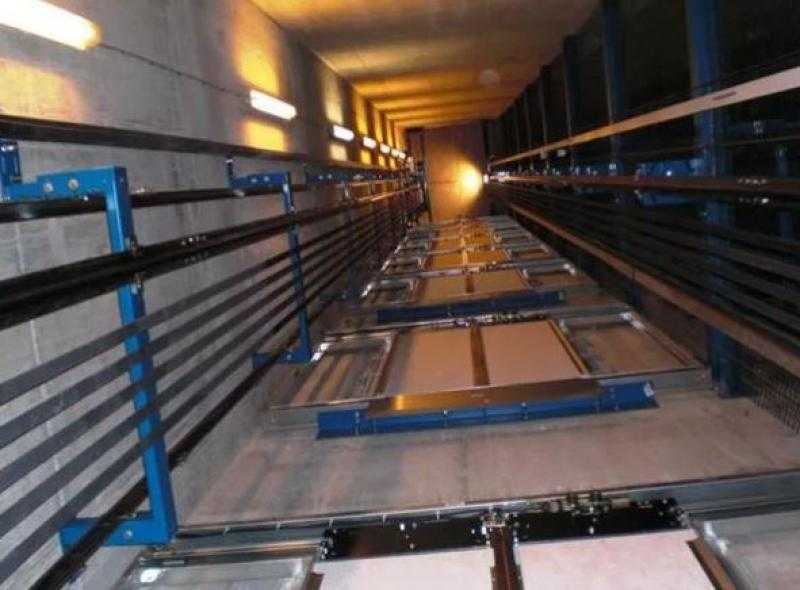 إصابة 4 أشخاص إثر سقوط مصعد داخل عقار في فيصل