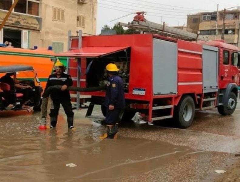 مصدر أمني: تكثيف التواجد الميداني لمساعدة المواطنين في مواجهة تجمعات الأمطار
