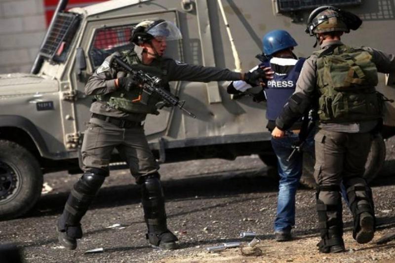 جيش الاحتلال يعتقل صحفيين