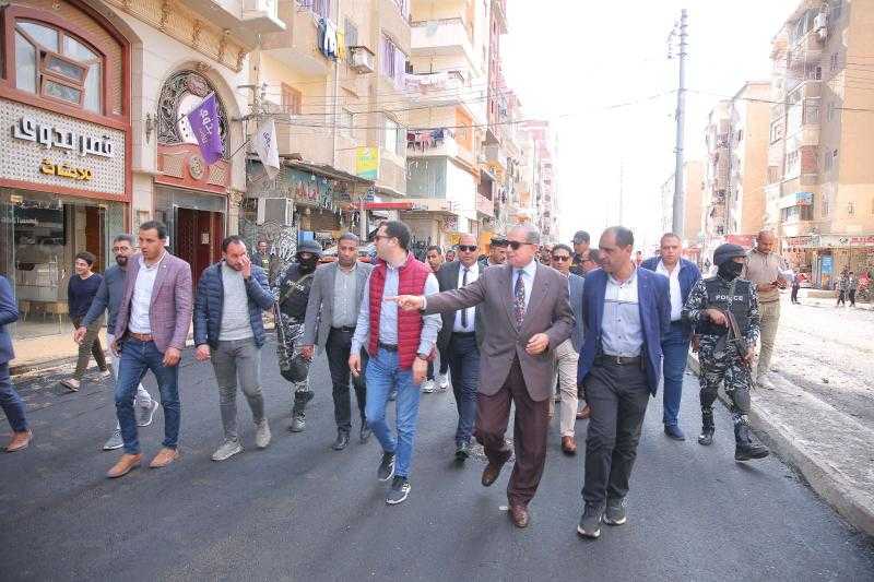 محافظ كفر اللشيخ يتابع جهود الوحدات المحلية في تطهير شبكات الصرف الصحي ورفع الإشغالات