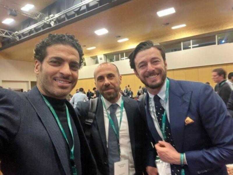 قمة transfer room  