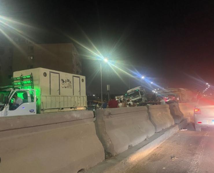 إصابة 4 أشخاص صدمتهم سيارة أعلى الطريق الدائري