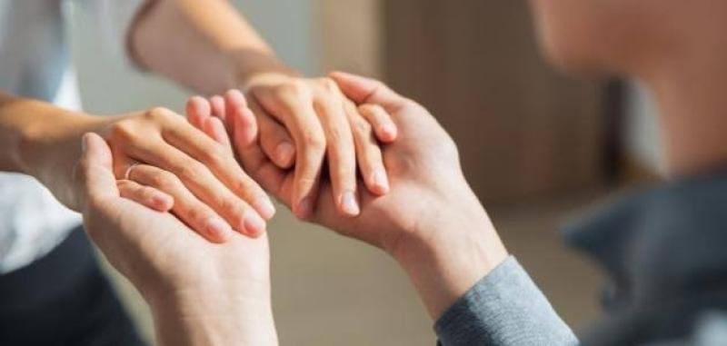 حكم الماء النازل من المرأة بسبب تحرك الشهوة في رمضان
