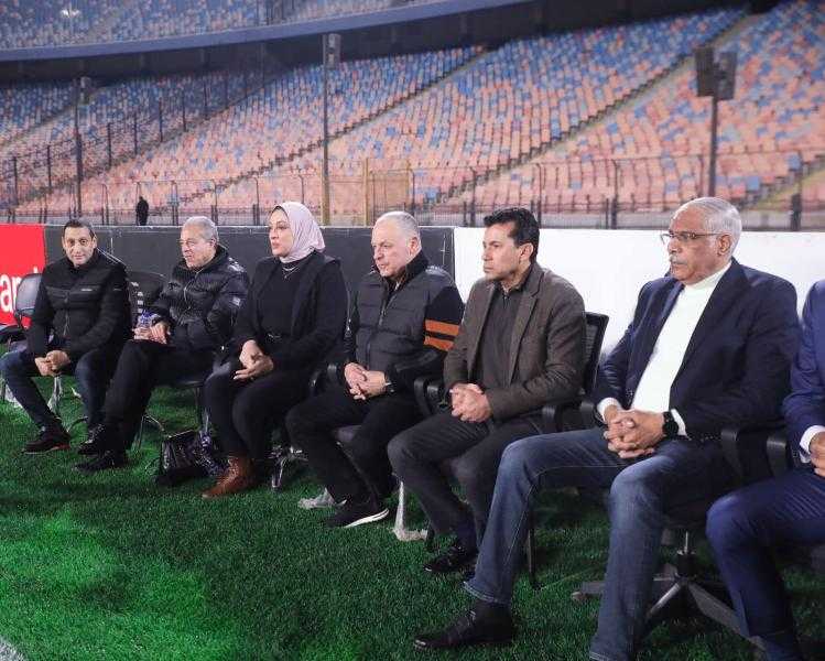 وزير الرياضة يحضر تدريب منتخب مصر استعدادًا لكأس عاصمة مصر.. صور