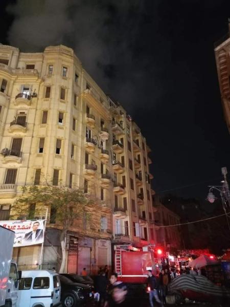 سماع أقوال الشهود وفحص كاميرات المراقبة في حريق عقار التوفيقية