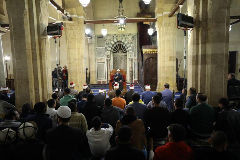 عميد كلية الدعوة بالأزهر: رمضان شهر تتحقق فيه عملية اتصال القلوب بالله