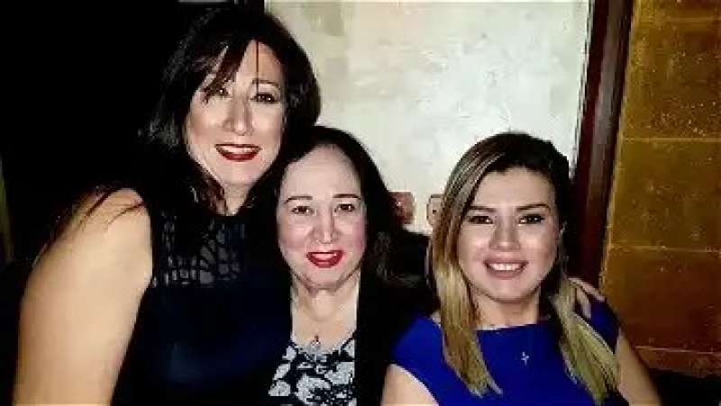 رانيا مع والدتها